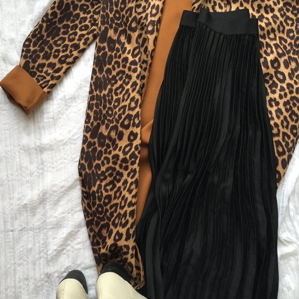 H&M | NWT Black Pleated Midi Skirt Size S